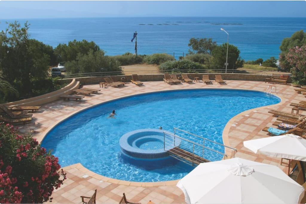 F2 Vue Mer Dans Residence Avec Piscine Аяччо Екстер'єр фото
